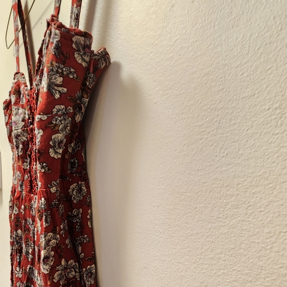 American Eagle Red Floral Jumpsuit - Picture 4 of 4